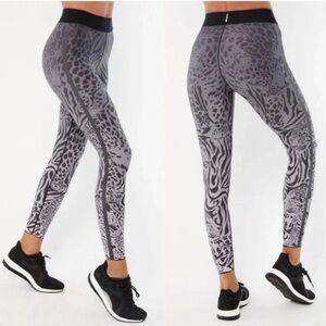 ULTRACOR Medium Ultra High Animal Print Performance Leggings Panthera Gray